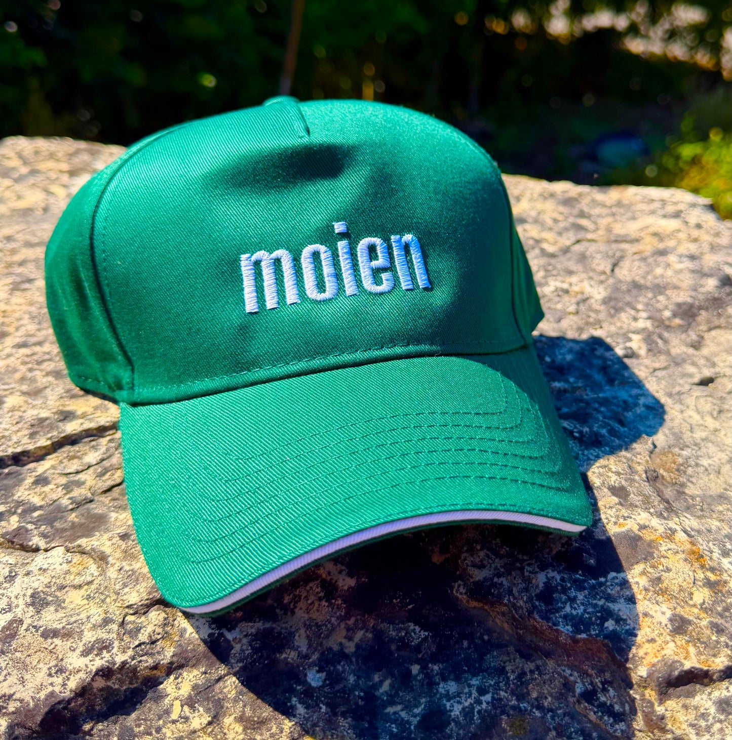"moien" caps
