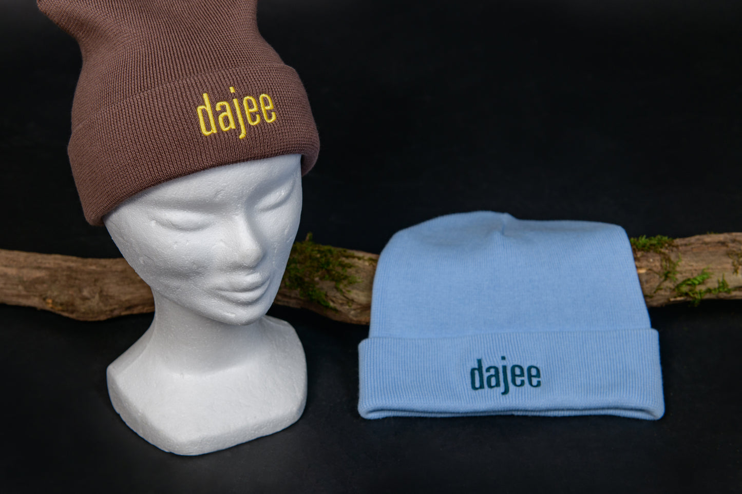 "dajee" Unisex Beanie