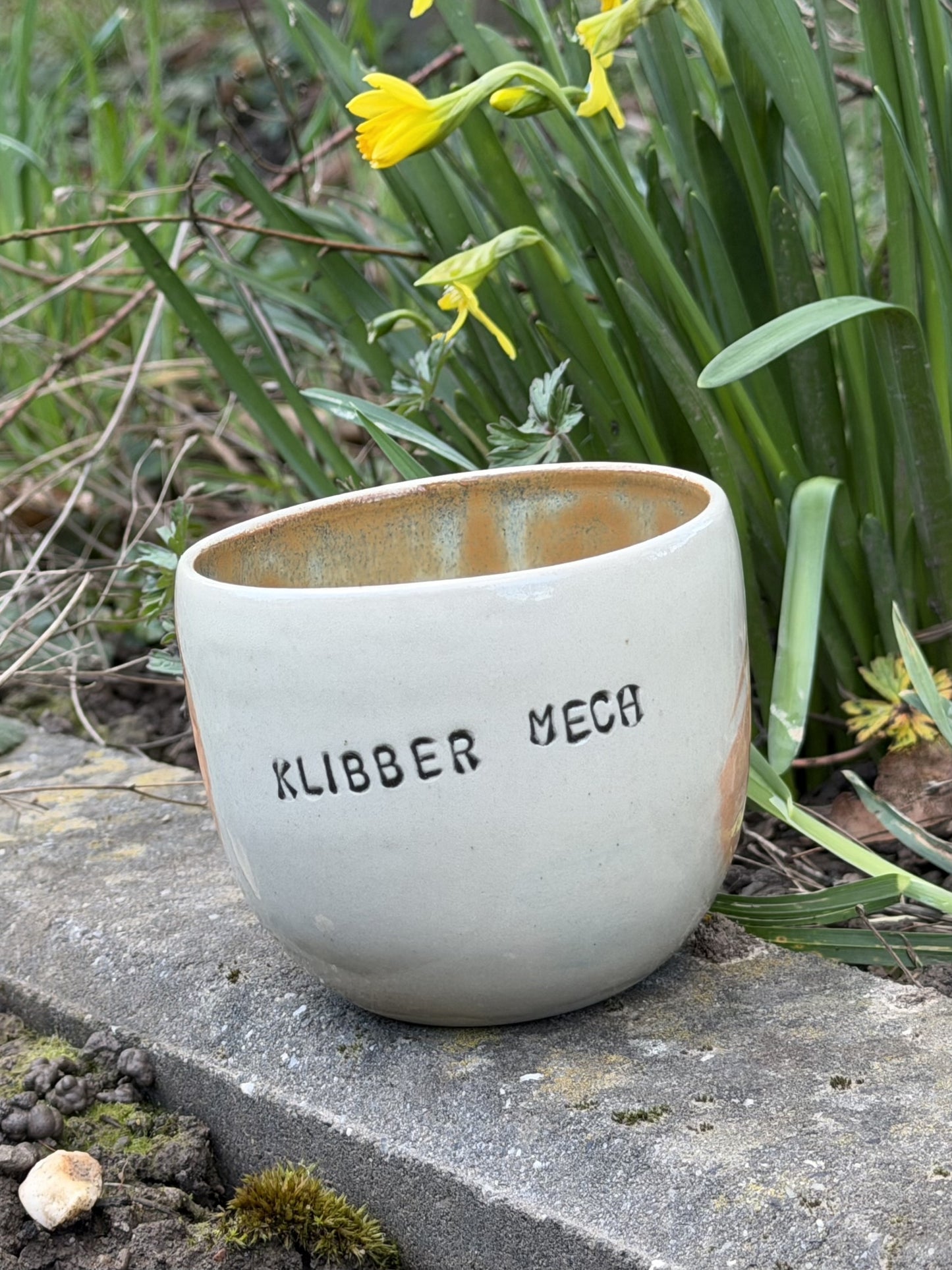 Handmade ceramic cup "klibber mech"