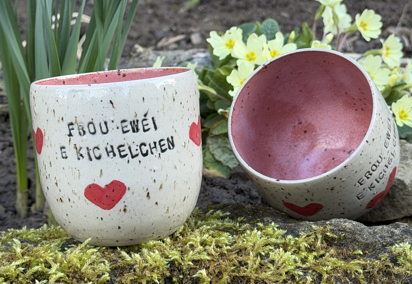 Handmade ceramic cup "frou ewéi e kichelchen"
