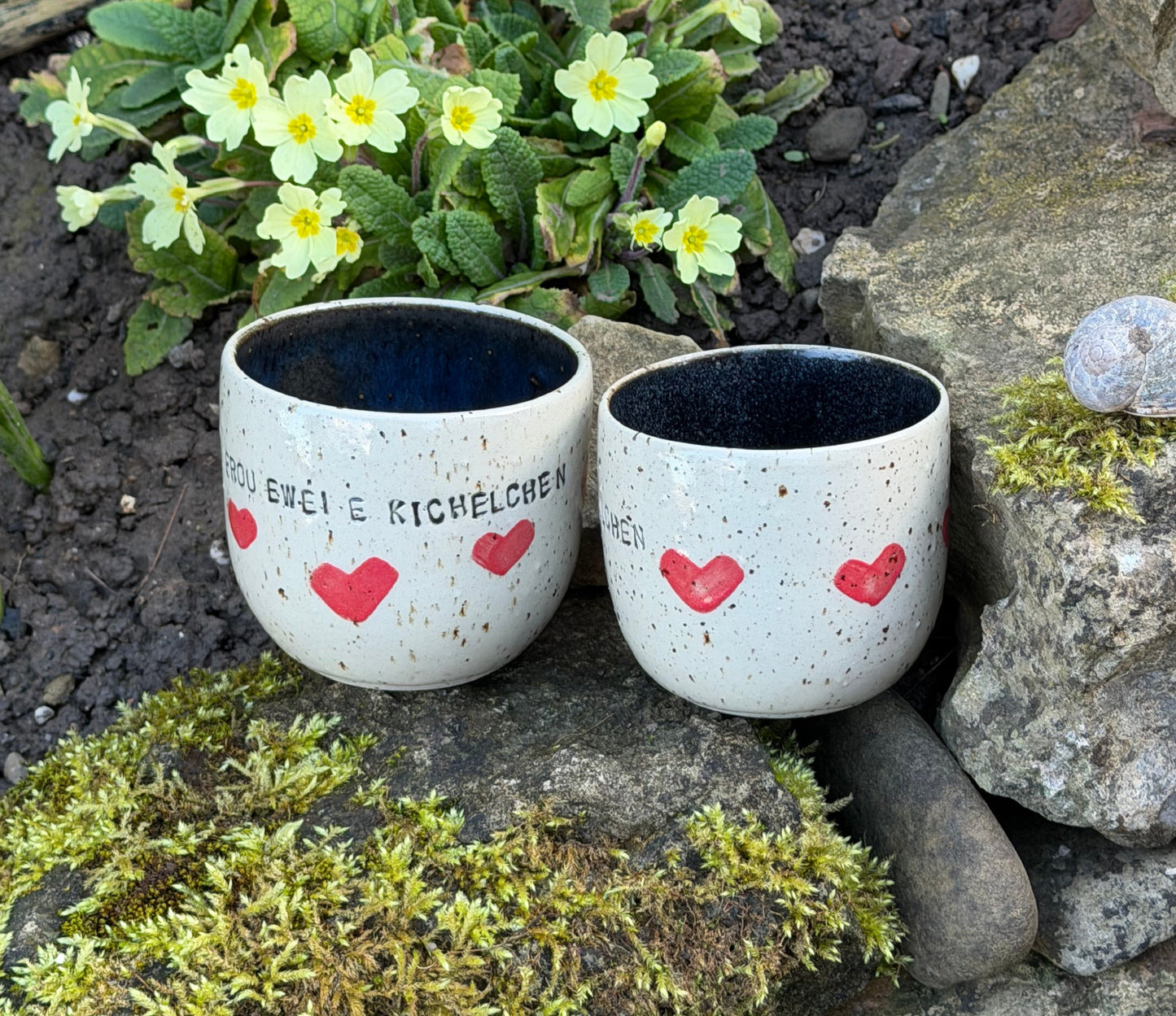 Handmade ceramic cup "frou ewéi e kichelchen"