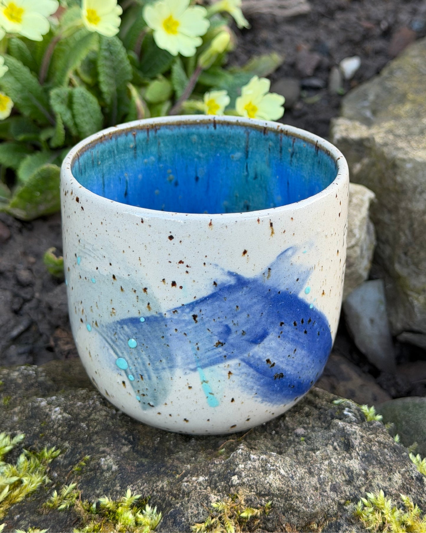 Handmade ceramic cup "frou ewéi e kichelchen"