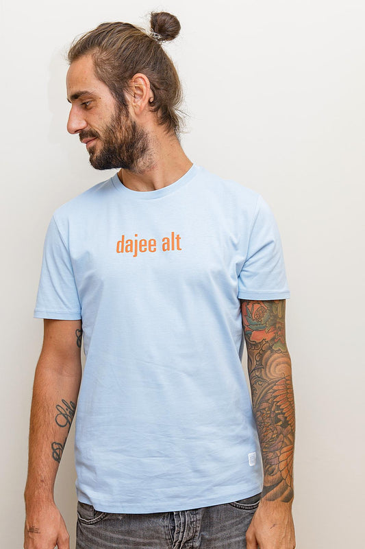 MEN’S T-SHIRT „dajee alt“: Shirt colour „Sky blue“, Print „orange“